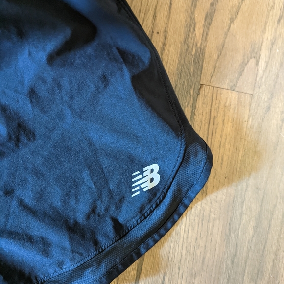 New Balance Dry running shorts - Picture 2 of 4
